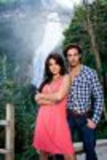 thumb_maite-perroni-si-eugenio-siller-gusta-din-fructul-oprit-acasa_4[1]