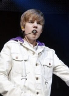 26719713_LTJIRZOJB - CaTeVa PoZe Cu JuStIn BiEbEr