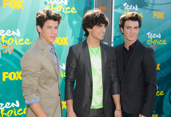 2009+Teen+Choice+Awards+Arrivals+m6W6krkM6MQl - 2009 Teen Choice Awards - Fashion Choices