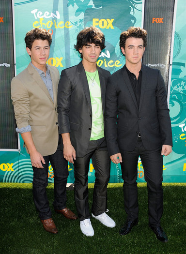 2009+Teen+Choice+Awards+Arrivals+PpTf0Vv9HL3l - 2009 Teen Choice Awards - Fashion Choices