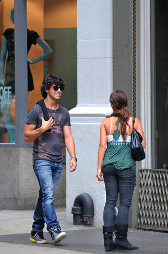 Joe+shops+SoHo+2et69vBok6Sl