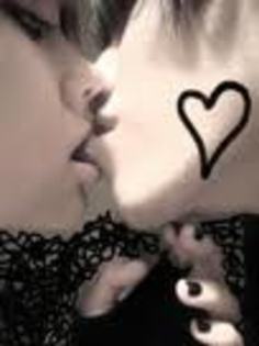 imagesCA131YGR - kiss emo
