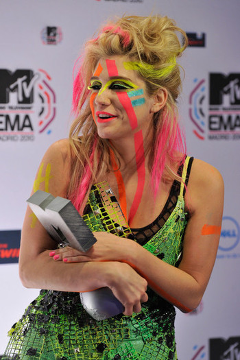 Kesha+MTV+Europe+Music+Awards+2010+Media+Boards+ErpbiNbtpYUl[1] - kesha la EMA
