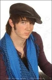 imagesCACARTR2 - Kevin Jonas