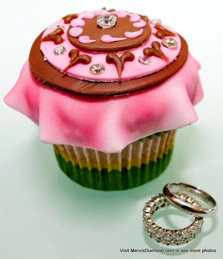 mervis_diamond_cupcakes2_14 - cupcakes