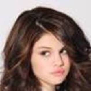 29881923_DIYZZNXNW - selena gomez 2