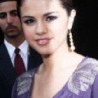 30500091_YNZWJMENQ - selena gomez 2