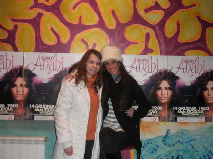 180760_10150098467527556_549662555_6054417_3049613_n - Anahi Baby Blue