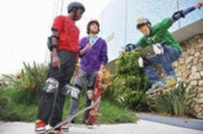 10392931_QHYBLTMAE - Zeke si Luther
