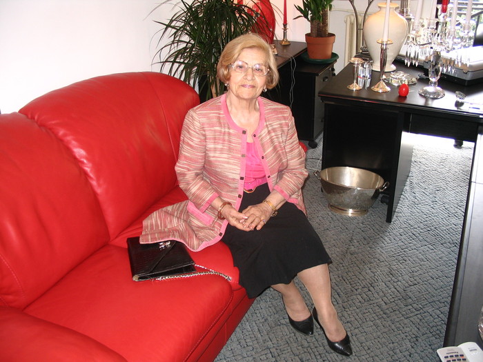 Printesa Selma Stroescu de Balian Kasparian de Armenia in biroul nepotului ei Printul Andrei Ratiu