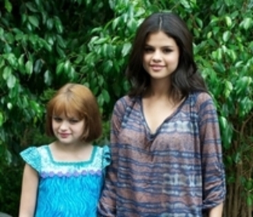 24874736_EKHQKGRWZ - selena 116