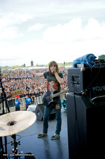 bring-horizon-leeds-festival-2008--large-msg-122184726545 - Bring Me The Horizon