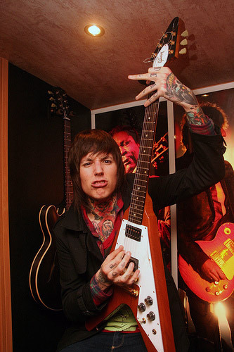 Kerrang_Bring-Me-The-Horizon_bus2 - Bring Me The Horizon