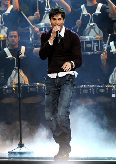 Enrique+Iglesias+11th+Annual+Latin+GRAMMY+gRx04r3Mngbl