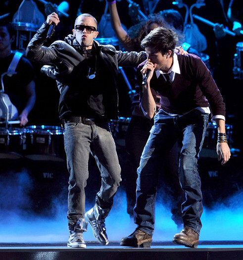 Enrique+Iglesias+11th+Annual+Latin+GRAMMY+HVH1L2rX9DNl