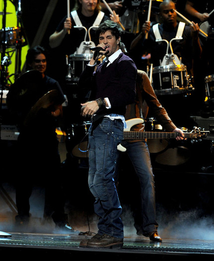 Enrique+Iglesias+11th+Annual+Latin+GRAMMY+i8I_m1rfEPQl