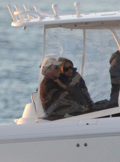 Enrique+Iglesias+Enrique+Iglesias+Anna+Kournikova+3xwJrkaWPrQl