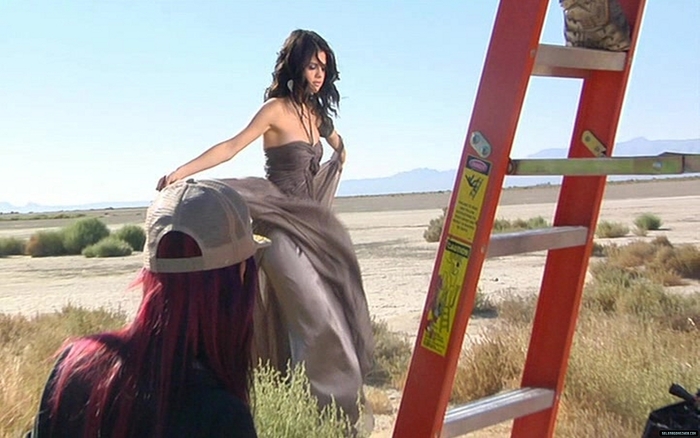 Selena (11) - Behind the scene