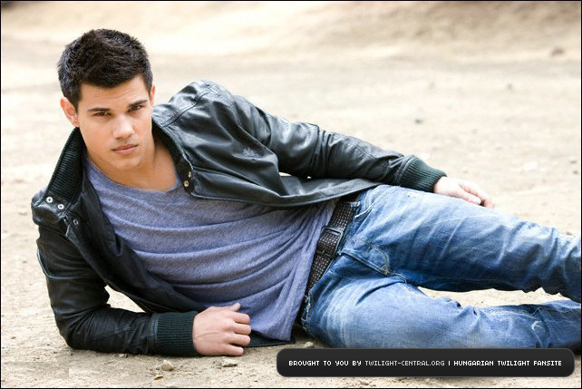 01~11 - POZE TAYLOR LAUTNER