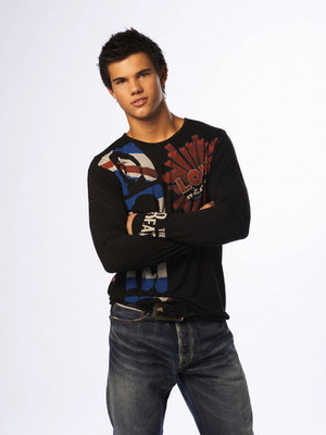 taylor-lautner-563170l-poza - POZE TAYLOR LAUTNER