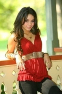 UCWWBCDVAFJIRIVPEDS - vanessa hudgens