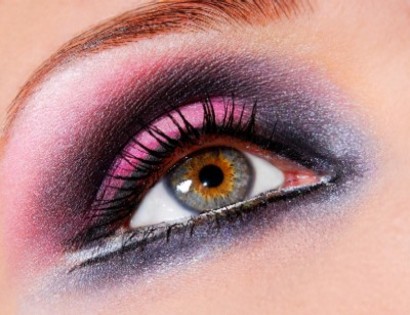 448673_090205195616_eyeliner1