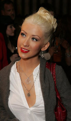 christina-aguilera-376583l-poza