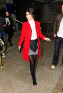 normal_005 - September 27th - Leaving Her Hotel_in London