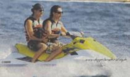 bill-tom-kaulitz-shirtless%20(4) - Bill si Tom in vacanta 2010