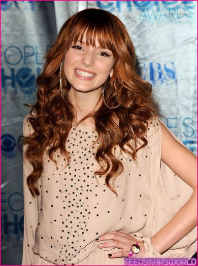 Bella-Thorne-2011-Peoples-Choice-Awards-Lovely-3 - Cine e cea mai tare vedeta spuneti parerea