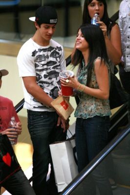 normal_08 - August 16th-Shopping and Getting a Coffe with David Henrie