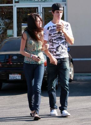 normal_09 - August 16th-Shopping and Getting a Coffe with David Henrie