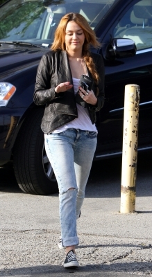  - x At Coffee Bean in Toluca Lake - 5th February 2011