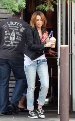  - x At Coffee Bean in Toluca Lake - 5th February 2011