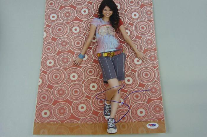 P1330922 - SELENA GOMEZ
