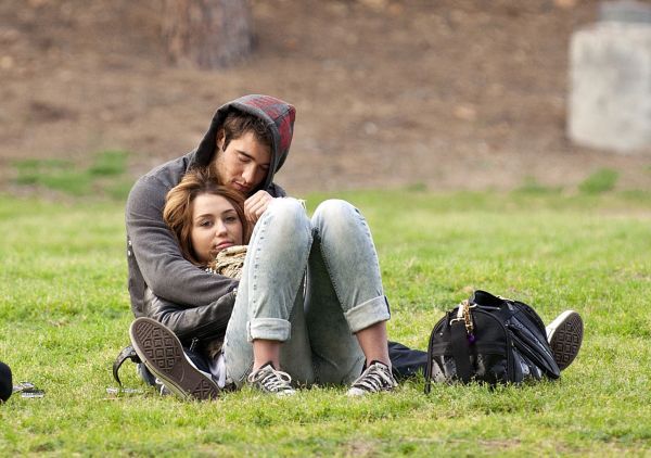  - x At Griffith Park in Los Angeles with Josh Bowman - 05 February 2011