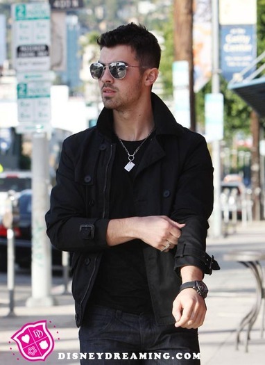 29077895_NXRGLWCEY - joe jonas