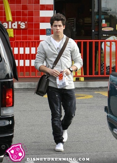 29077898_YKDOYAGEM - nick jonas