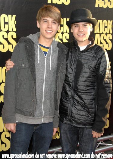 April13KickAssPremiere7 - cole si dylan sprouse