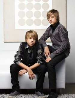 p384470_250_400 - cole si dylan sprouse