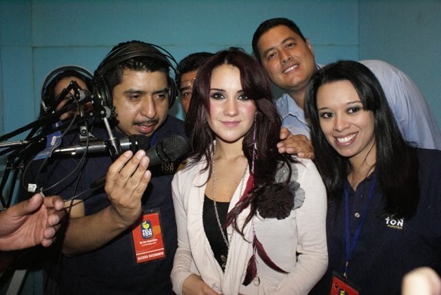 ogaaam1eic9pxzhbaqh6uq1 - Dulce Maria en El Salvador