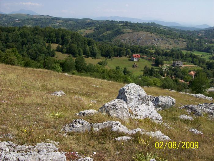 DEASUPRA PESTERII DE LA PONOARE... - PESTERA PODULUI DE LA PONOARELE