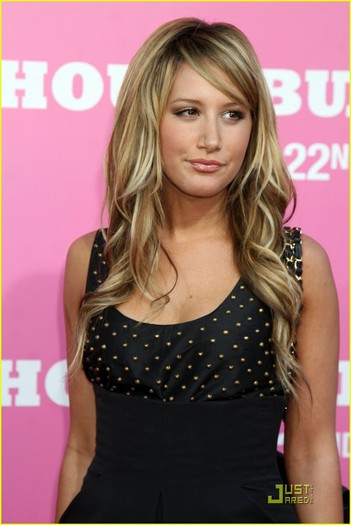 ashley-tisdale-house-bunny-16 - ASHLEY TISDALE