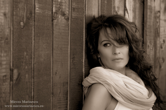 anca-turcasiu-sexy-photos-10