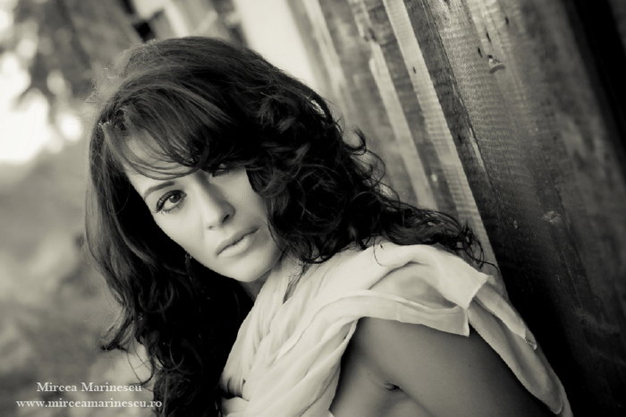 anca-turcasiu-sexy-photos-14