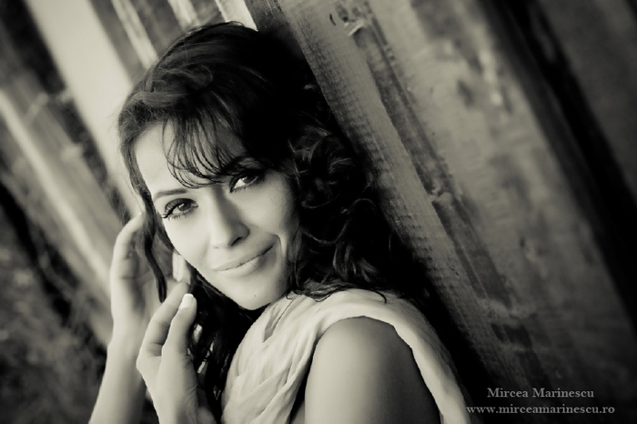 anca-turcasiu-sexy-photos-15