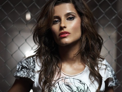 nelly-furtado-fence1