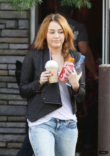 1 - Leaving Coffee Bean in Toluca Lake - February 5