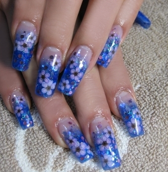 nail20496 (1) - Unghii pictate-false si adevarate