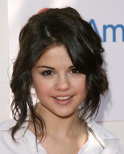 Selena-Gomez-308069,276979,big
